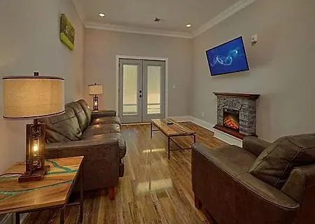 2Bd/#5 Town Place 1